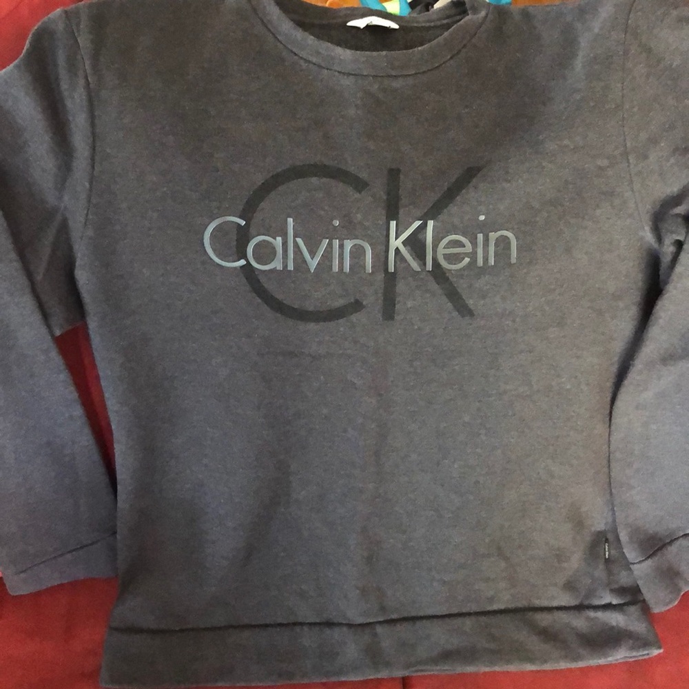 Calvin Klein Pull over sweater